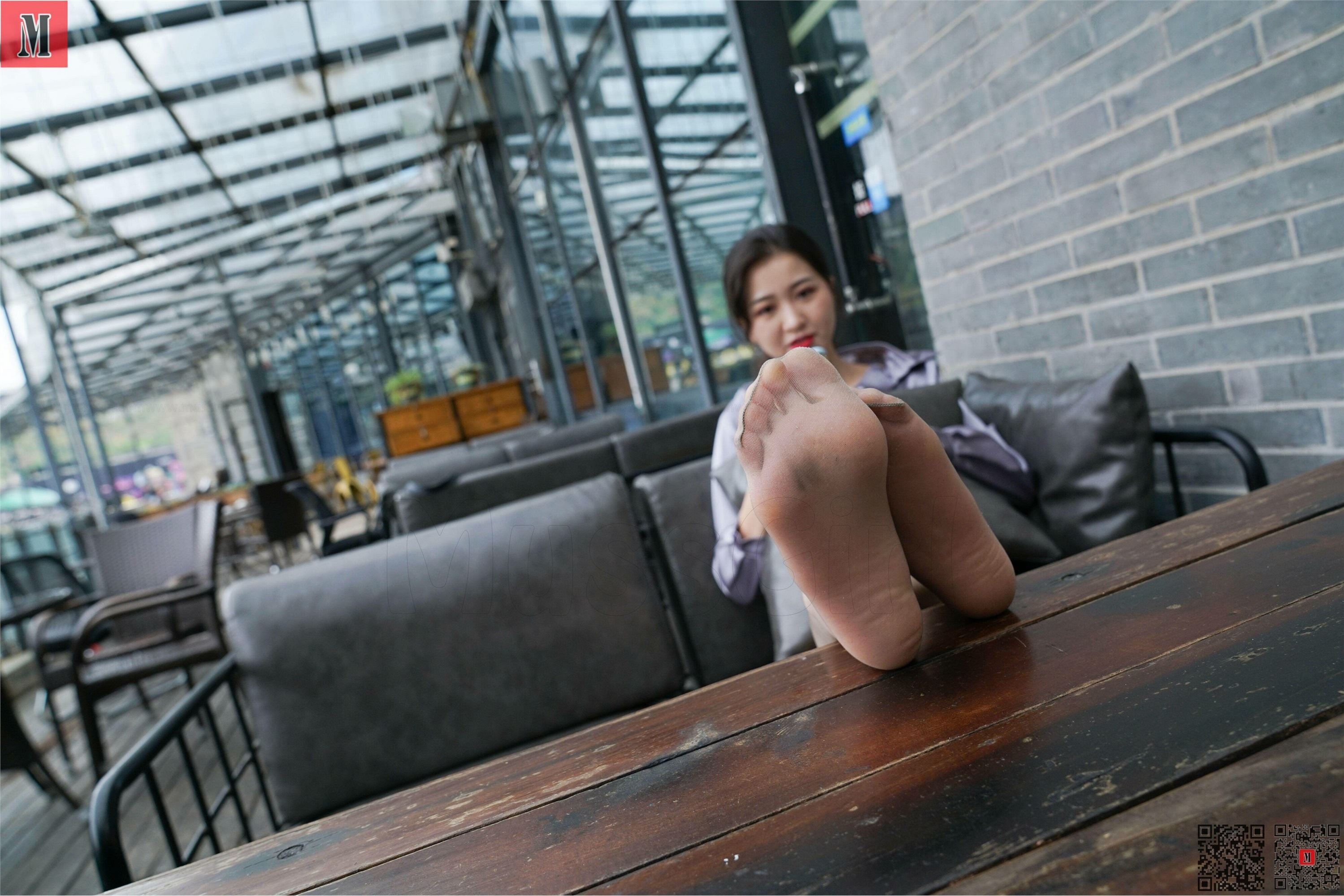 MussGirl慕丝女郎  NO.145 沙发美女皮裙肉丝